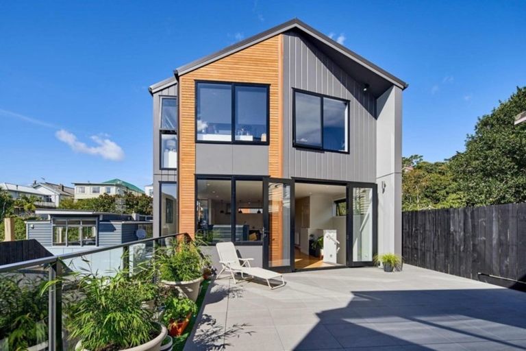 Photo of property in 59b Wellington Road, Kilbirnie, Wellington, 6022