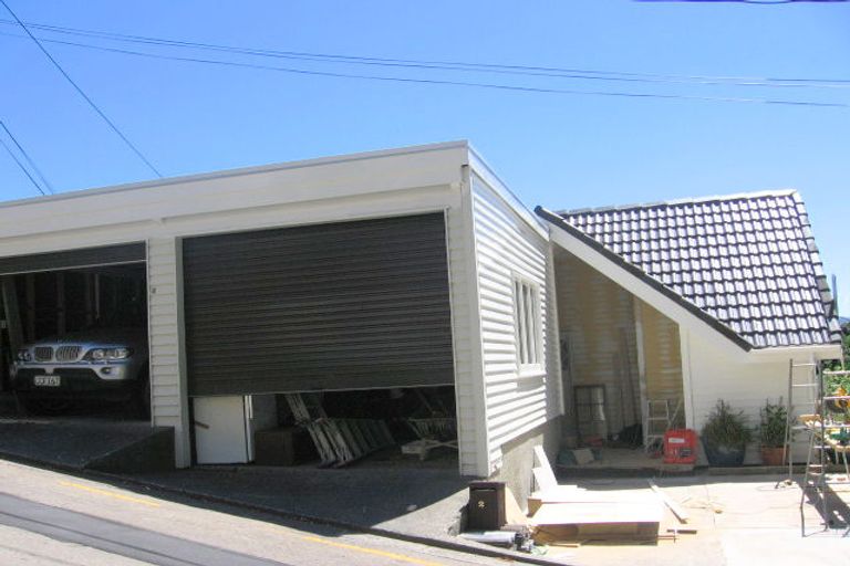 Photo of property in 10 Wilkinson Street, Oriental Bay, Wellington, 6011