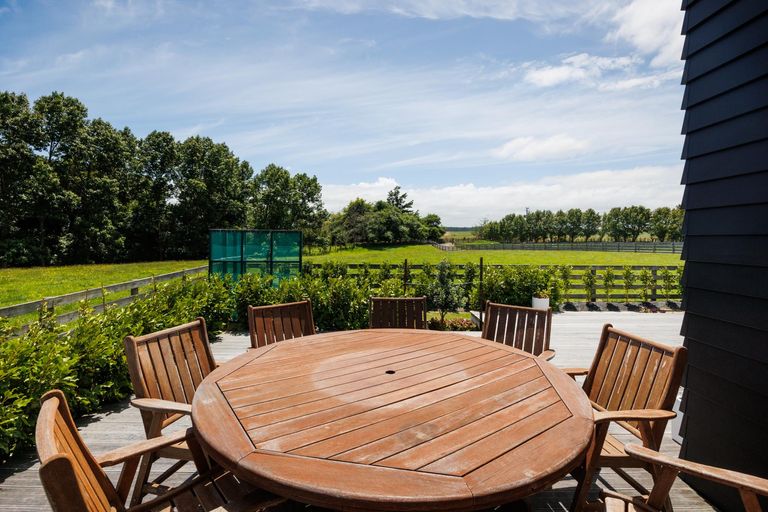 Photo of property in 567 Lethbridge Road, Halcombe, 4775