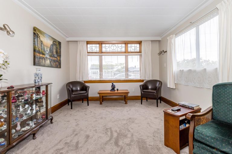 Photo of property in 1 Maude Street, Waimate, 7924