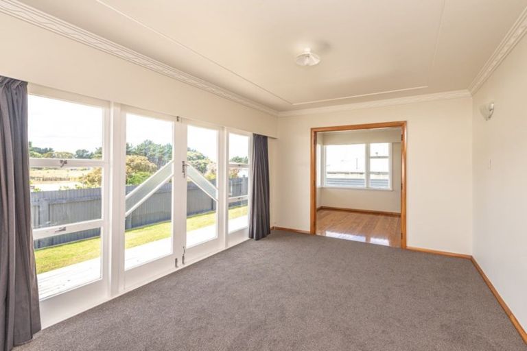 Photo of property in 6 Glenn Street, Castlecliff, Whanganui, 4501