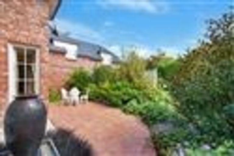 Photo of property in 12 Makora Street, Fendalton, Christchurch, 8041