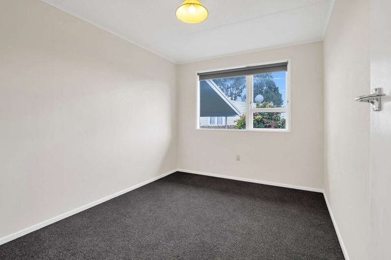 Photo of property in 5 Oturi Road, Waverley, 4510