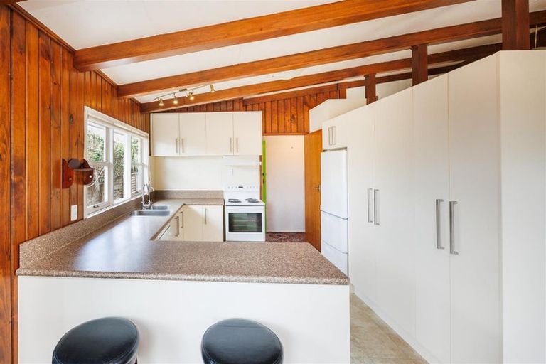 Photo of property in 37 Follett Street, Marton, 4710