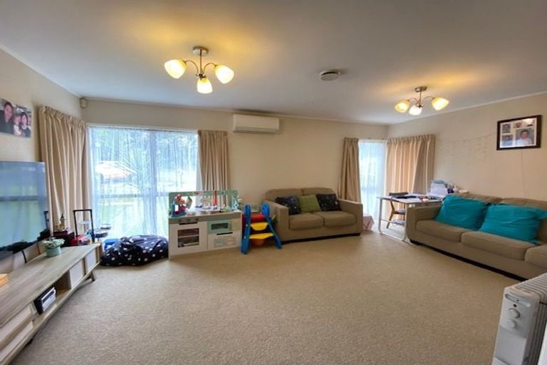 Photo of property in 17 Rotoma Rise, Clover Park, Auckland, 2019