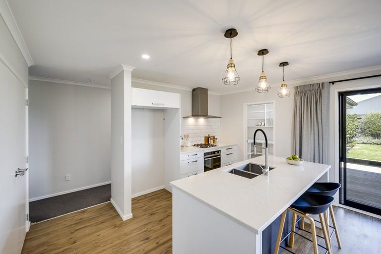 Photo of property in 15 Hikawera Drive, Frimley, Hastings, 4120