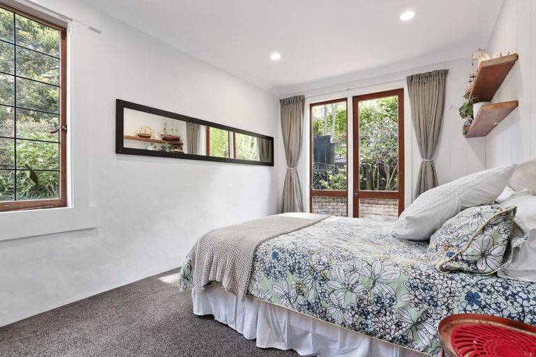 Photo of property in 43 West Lynn Road, Titirangi, Auckland, 0604