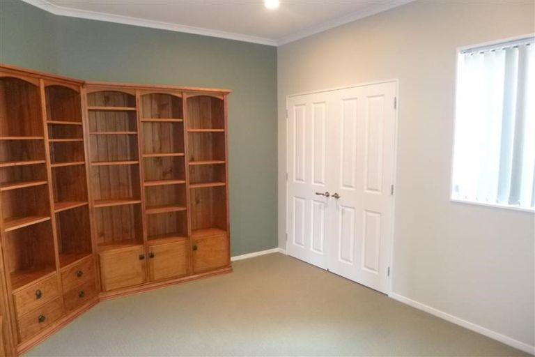 Photo of property in 5 Oceanview Terrace, Tirohanga, Lower Hutt, 5010