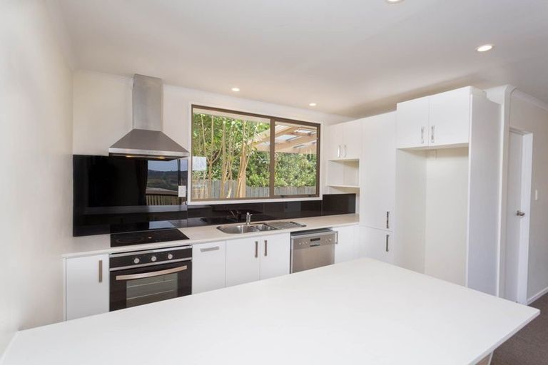 Photo of property in 27 Everard Avenue, Army Bay, Whangaparaoa, 0930