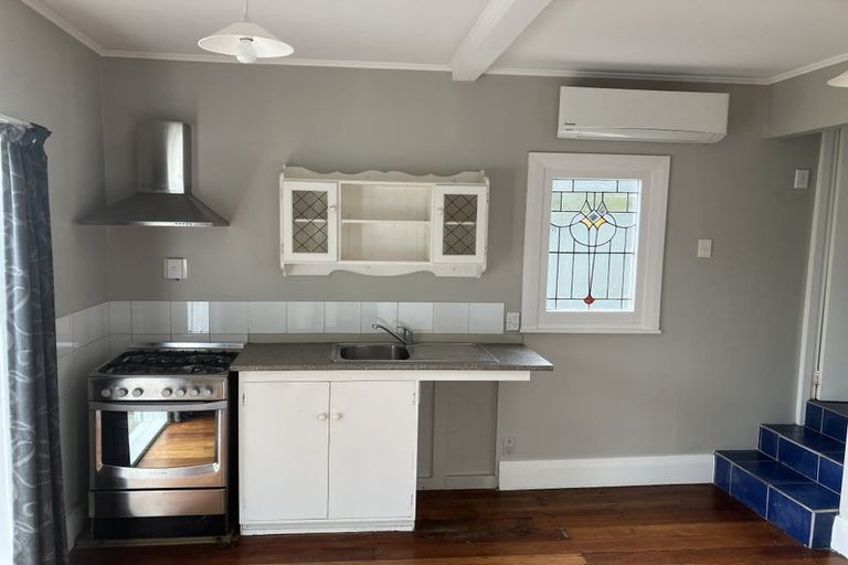 Photo of property in 13 Balmoral Terrace, Newtown, Wellington, 6021