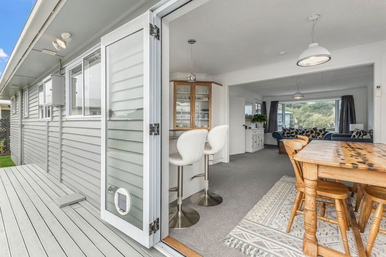 Photo of property in 26 Trafalgar Street, Westown, New Plymouth, 4310