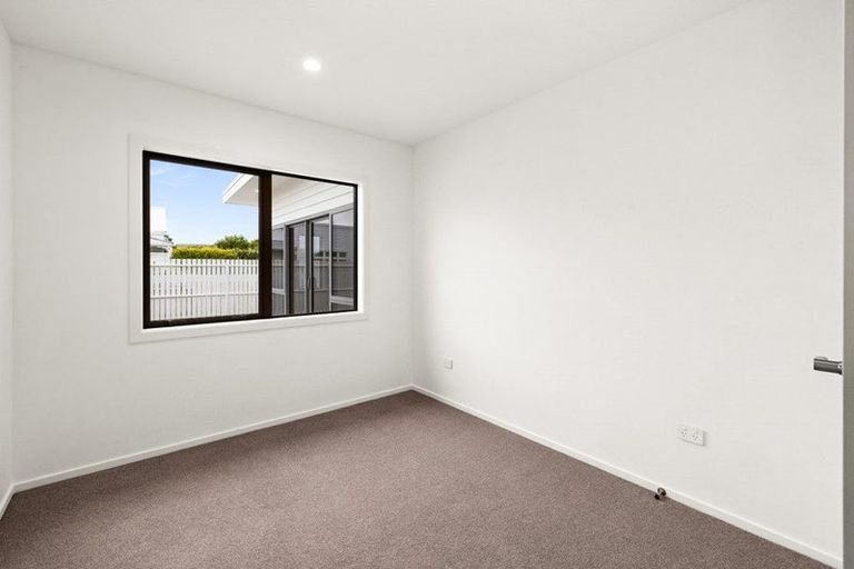 Photo of property in 102 Auckland Road, Greenmeadows, Napier, 4112