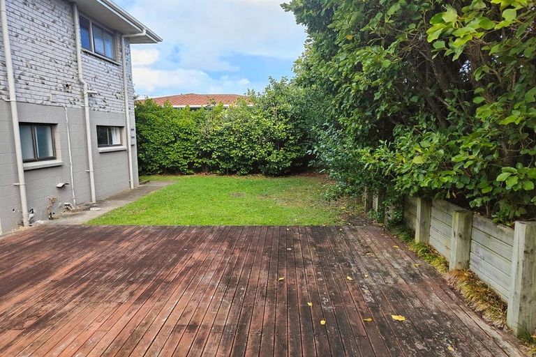 Photo of property in 1/61 Forrest Hill Road, Milford, Auckland, 0620