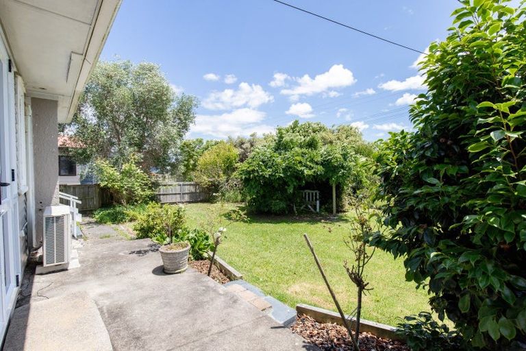 Photo of property in 21 Hayward Road, Ngatea, 3503