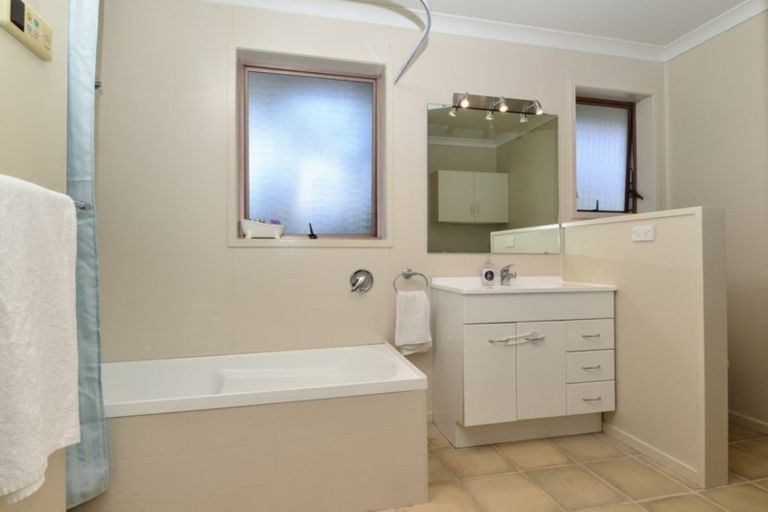 Photo of property in 48 Ranui Street, Dinsdale, Hamilton, 3204