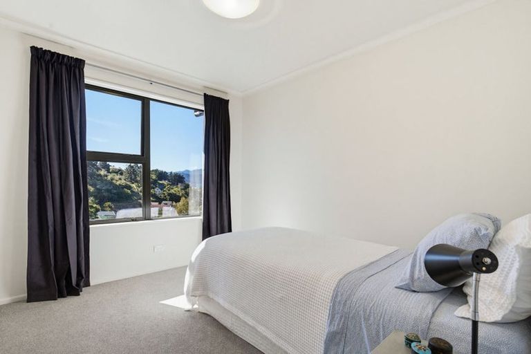 Photo of property in 11 Angle Street, Picton, 7220