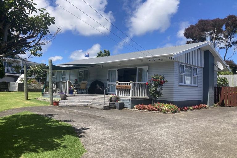 Photo of property in 17 Hutchins Street, Waitara, 4320