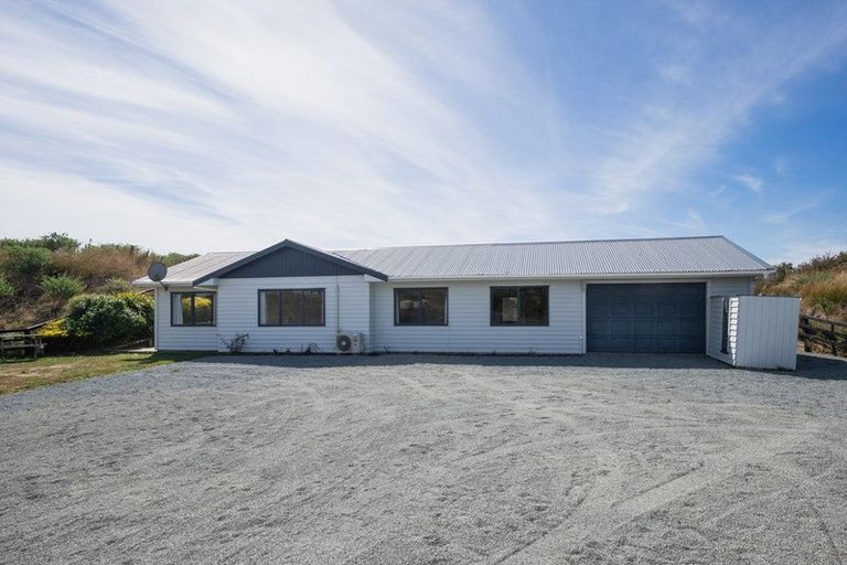 Photo of property in 118 Strathnaver Drive, Waikawa Beach, Levin, 5573