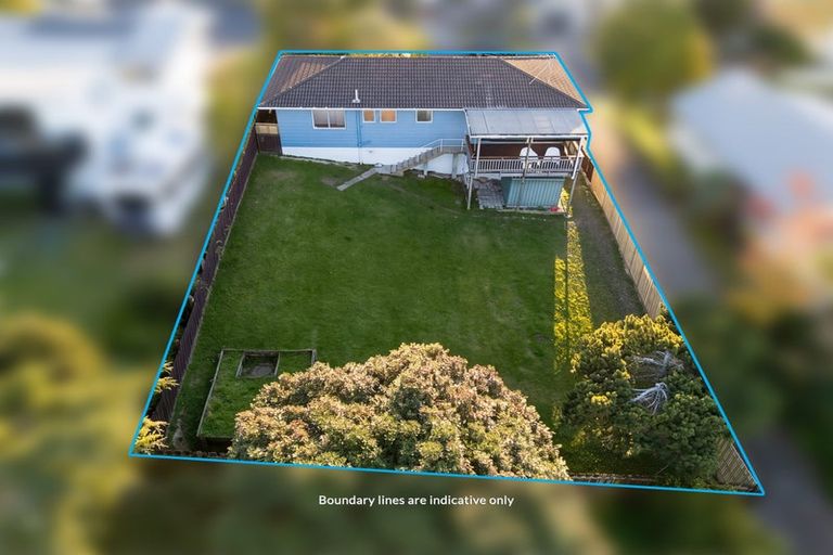 Photo of property in 12 Raelene Place, Massey, Auckland, 0614