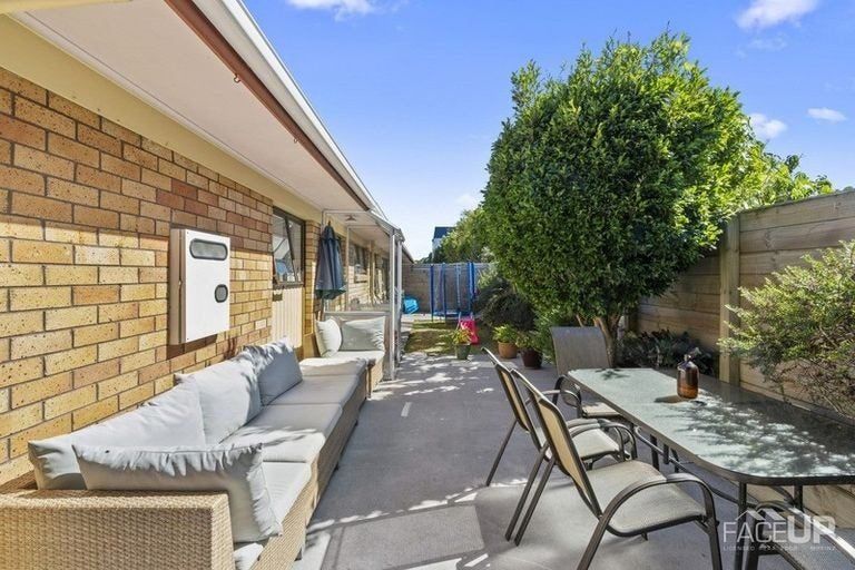 Photo of property in 1/14 Ti Nana Crescent, Henderson, Auckland, 0610