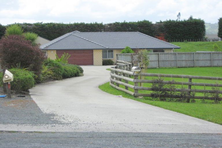 Photo of property in 600 Great South Road, Rosehill, Papakura, 2113