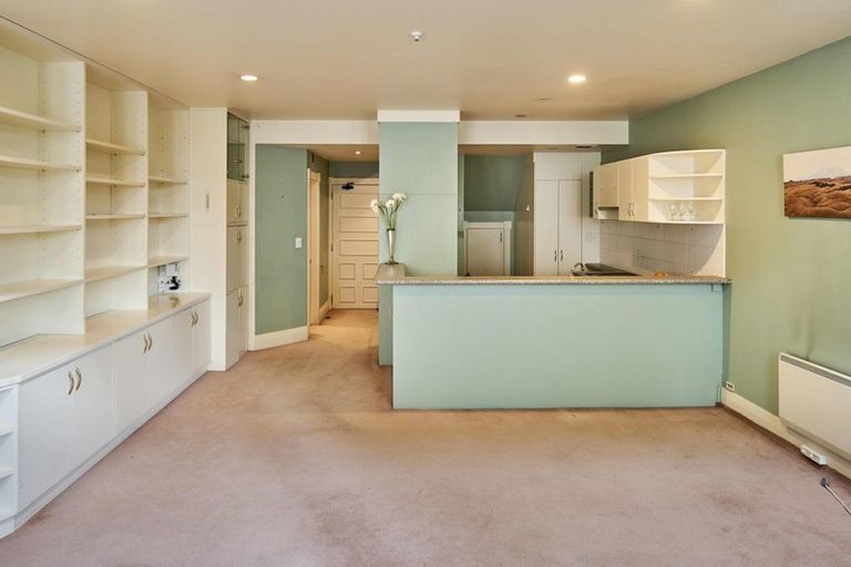 Photo of property in Whitmore Apartments, 1c/7 Stout Street, Wellington Central, Wellington, 6011