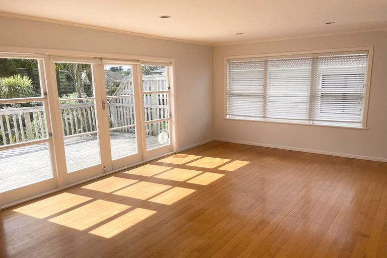 Photo of property in 7 Edgerton Road, Te Atatu Peninsula, Auckland, 0610