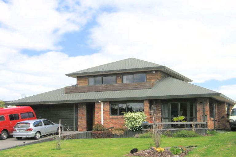 Photo of property in 8 Berwick Place, Mount Maunganui, 3116