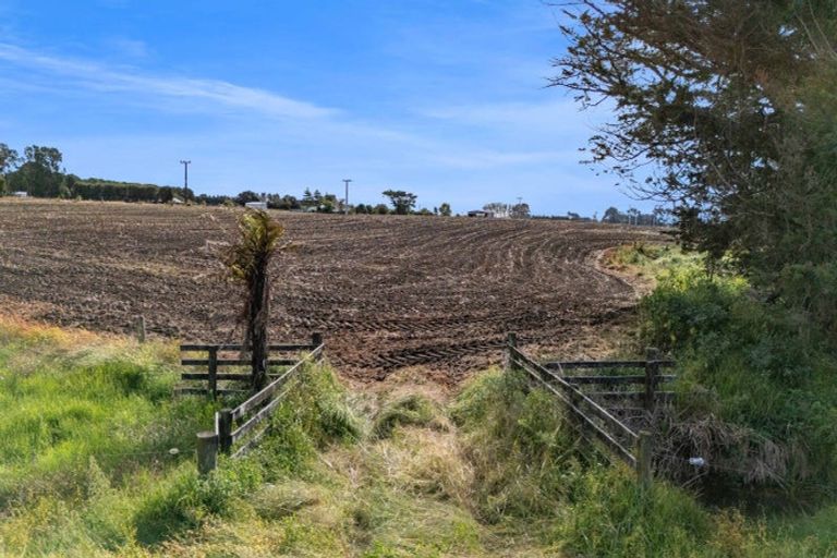 Photo of property in 40 Rona Road, Brixton, Waitara, 4382