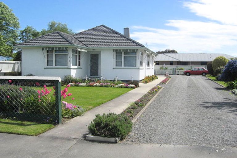 Photo of property in 5 Canberra Place, Redwood, Christchurch, 8051