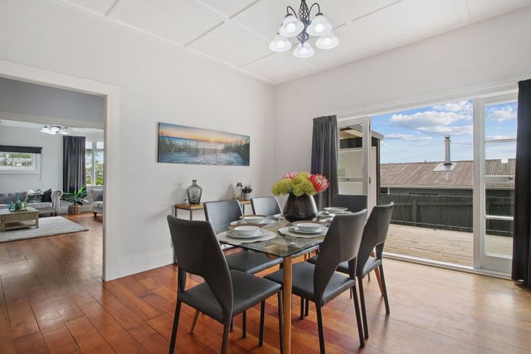 Photo of property in 32 Mellsop Avenue, Waiuku, 2123