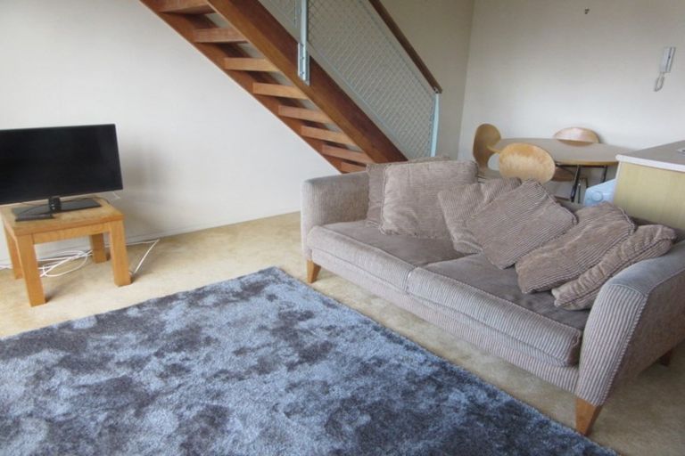 Photo of property in Metro Apartments, 13/220 Thorndon Quay, Pipitea, Wellington, 6011