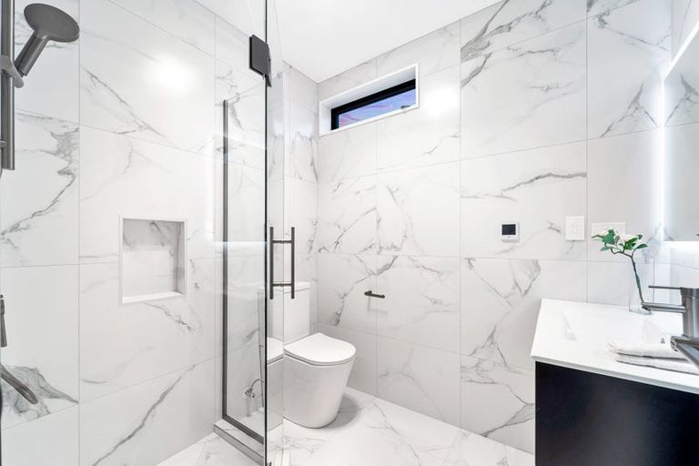 Photo of property in 13b Windermere Crescent, Blockhouse Bay, Auckland, 0600