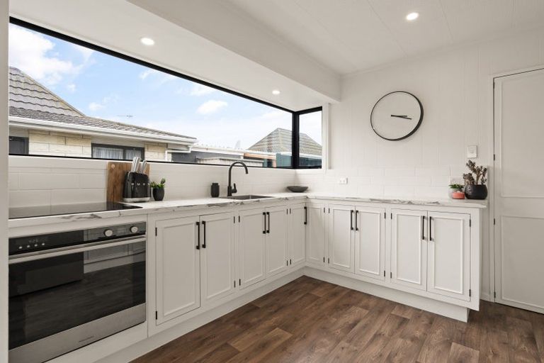 Photo of property in 165 Macandrew Road, South Dunedin, Dunedin, 9012