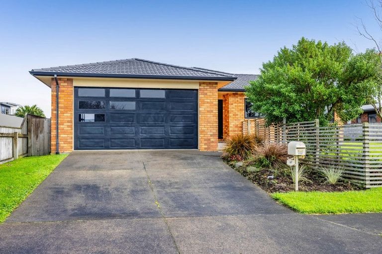 Photo of property in 37 Dillon Drive, Bell Block, New Plymouth, 4312