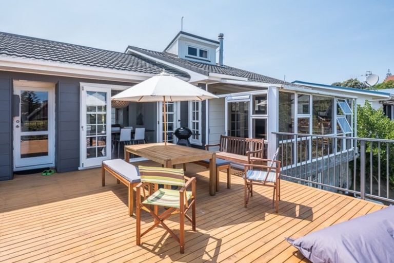 Photo of property in 12 Frances Street, Waikanae Beach, Waikanae, 5036