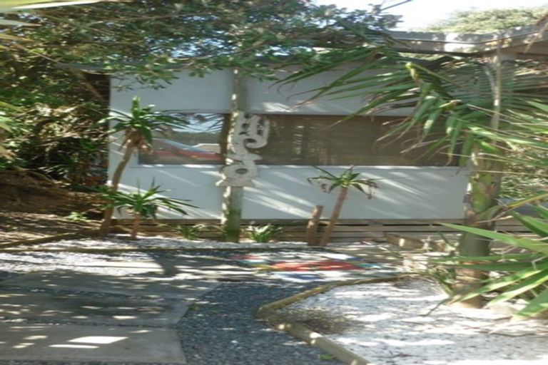 Photo of property in 42 Sea View Road, Baylys Beach, Dargaville, 0377