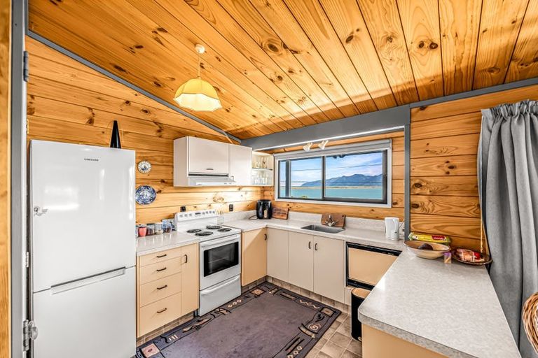 Photo of property in 20 Lake Ferry Road, Lake Ferry, Featherston, 5772