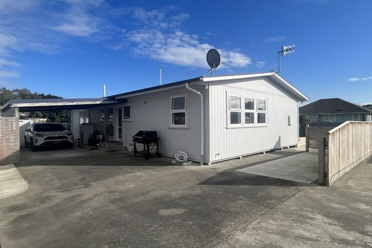 Photo of property in 120 Limbrick Street, Terrace End, Palmerston North, 4410