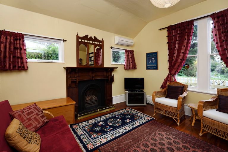 Photo of property in 143 Tasman Street, Nelson, 7010