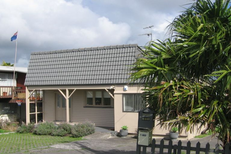 Photo of property in 2/860 East Coast Road, Northcross, Auckland, 0630