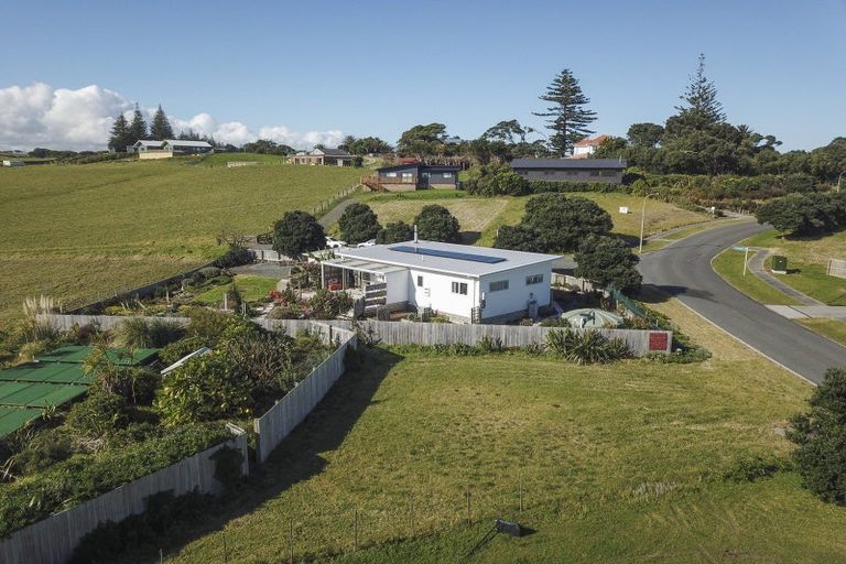 Photo of property in 10 Sunset Drive, Baylys Beach, Dargaville, 0377