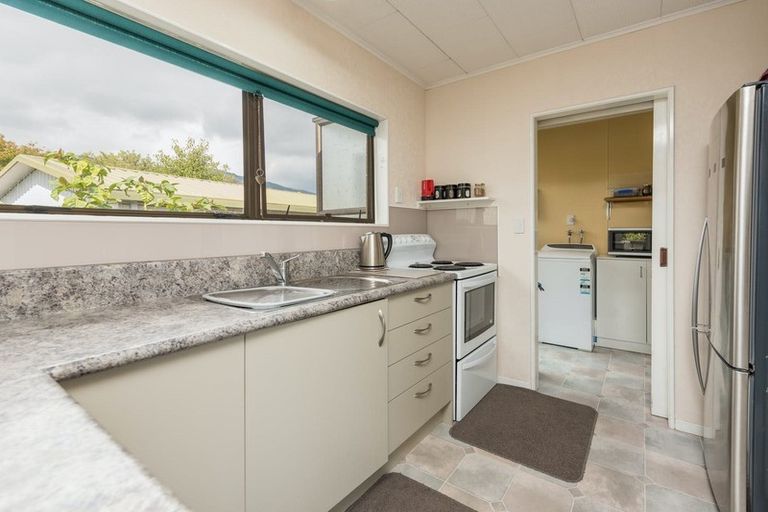 Photo of property in 2/1 Alyson Place, Stoke, Nelson, 7011