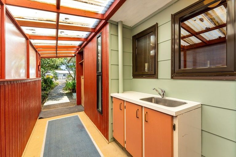 Photo of property in 25 Gentian Street, Timberlea, Upper Hutt, 5018