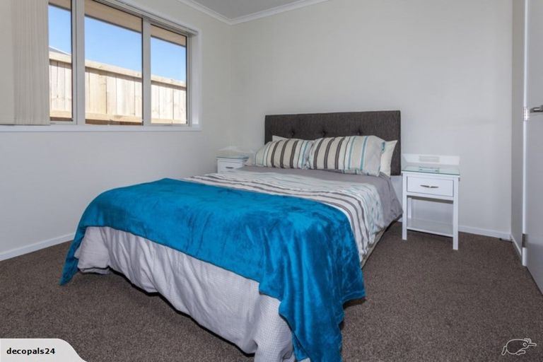 Photo of property in 80 Golden Shore Place, Coromandel, 3506