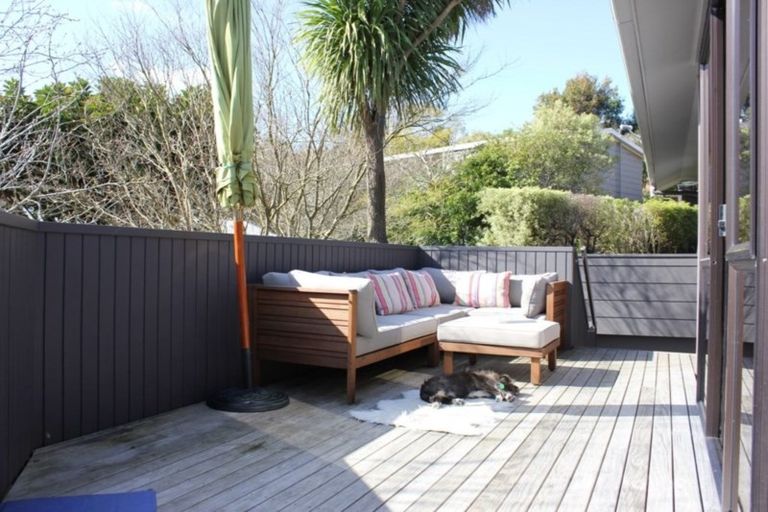 Photo of property in 90 William Bayes Place, Red Beach, 0932