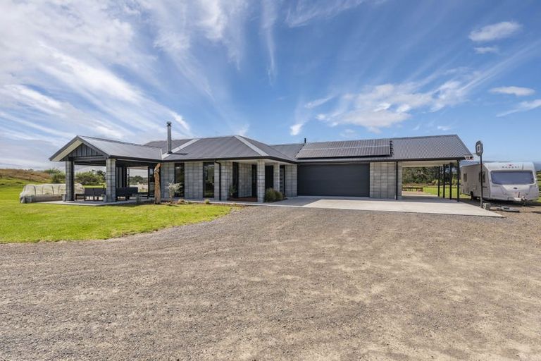 Photo of property in 39 Sandown Road, Te Horo Beach, Otaki, 5581
