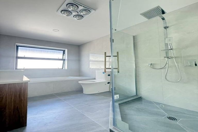 Photo of property in 23 Dianne Louise Drive, Half Moon Bay, Auckland, 2012