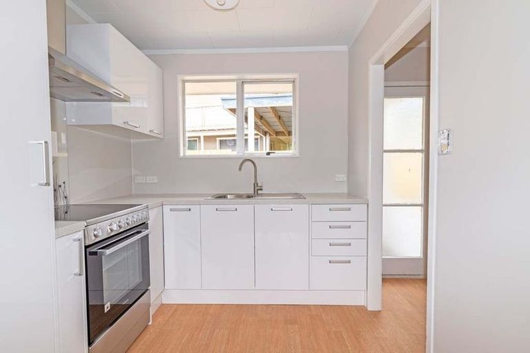 Photo of property in 2/63 Zita Maria Drive, Massey, Auckland, 0614