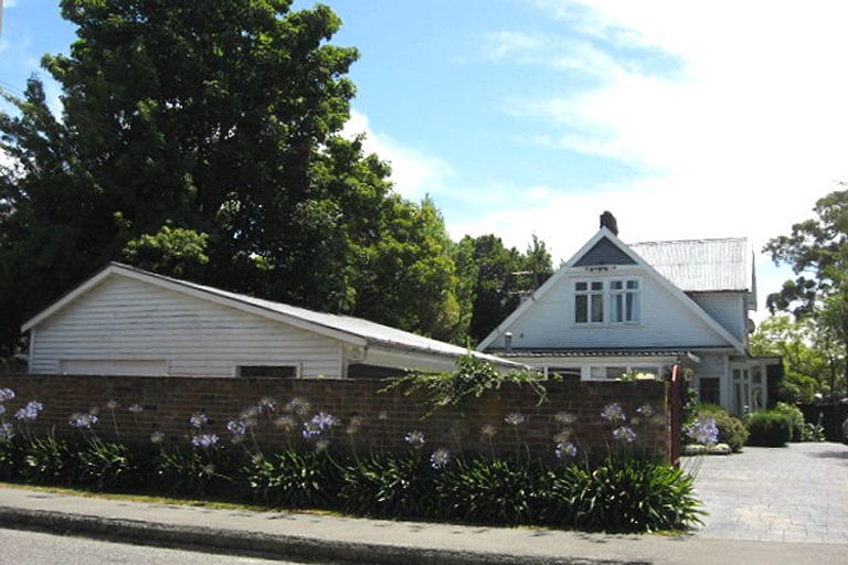 Photo of property in 21 Wairarapa Terrace, Merivale, Christchurch, 8014